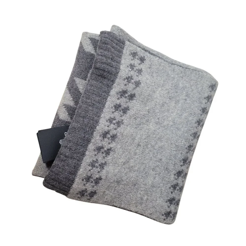 Gant Men's Houndstooth Scarf Gray 100% Lambswool Classic Winter Accessory